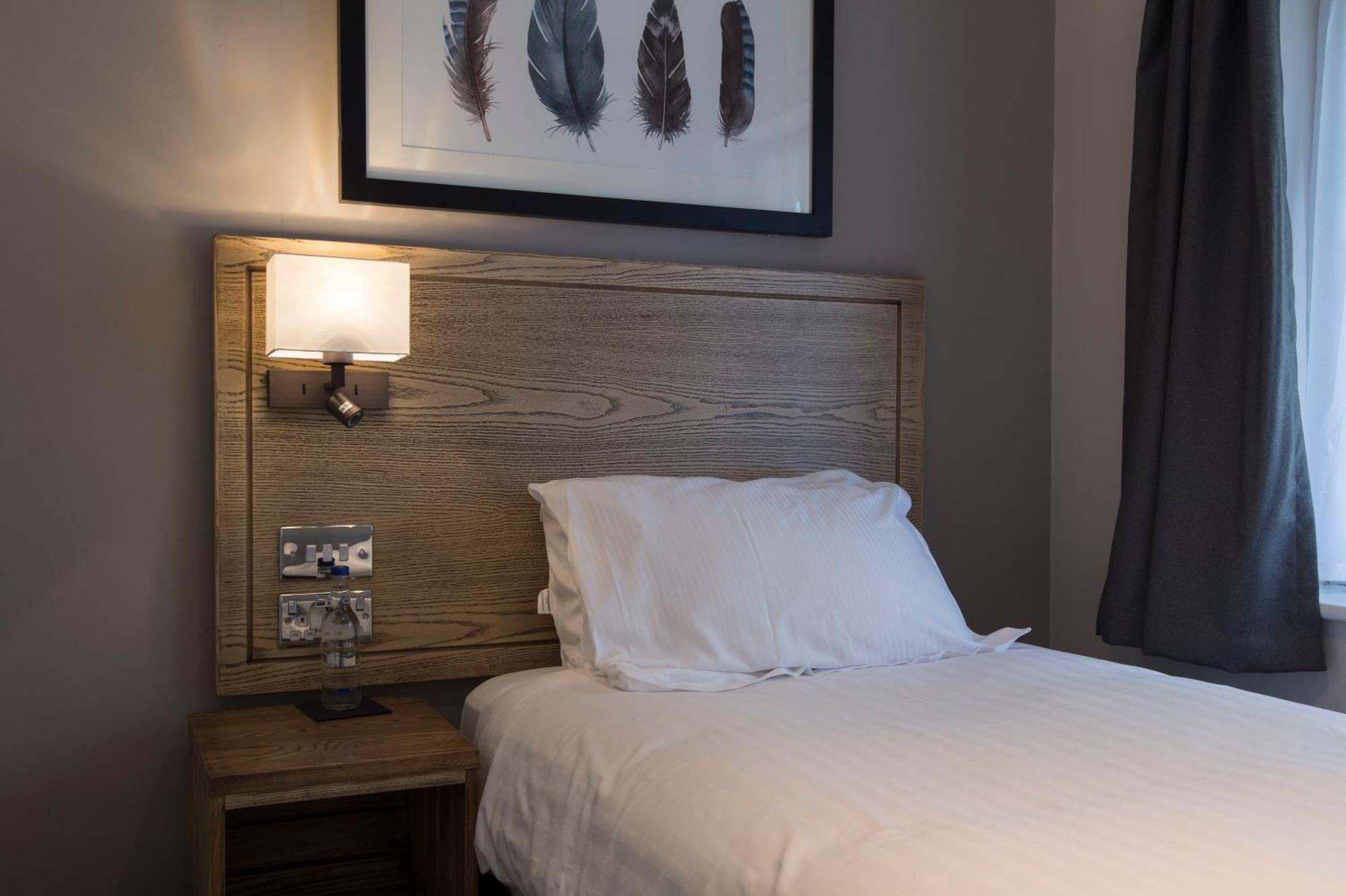 Owl, Hambleton By Marston'S Inns Selby Exteriör bild